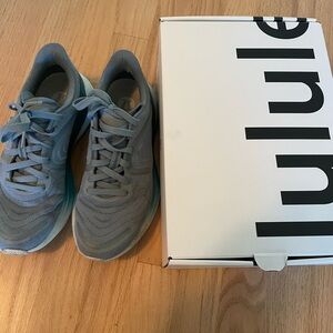 Lulul bliss fell size 8 running shoes women